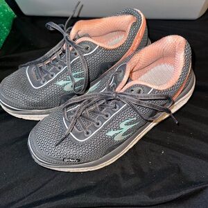 Gdefy (Gravity Defyer) Sneakers